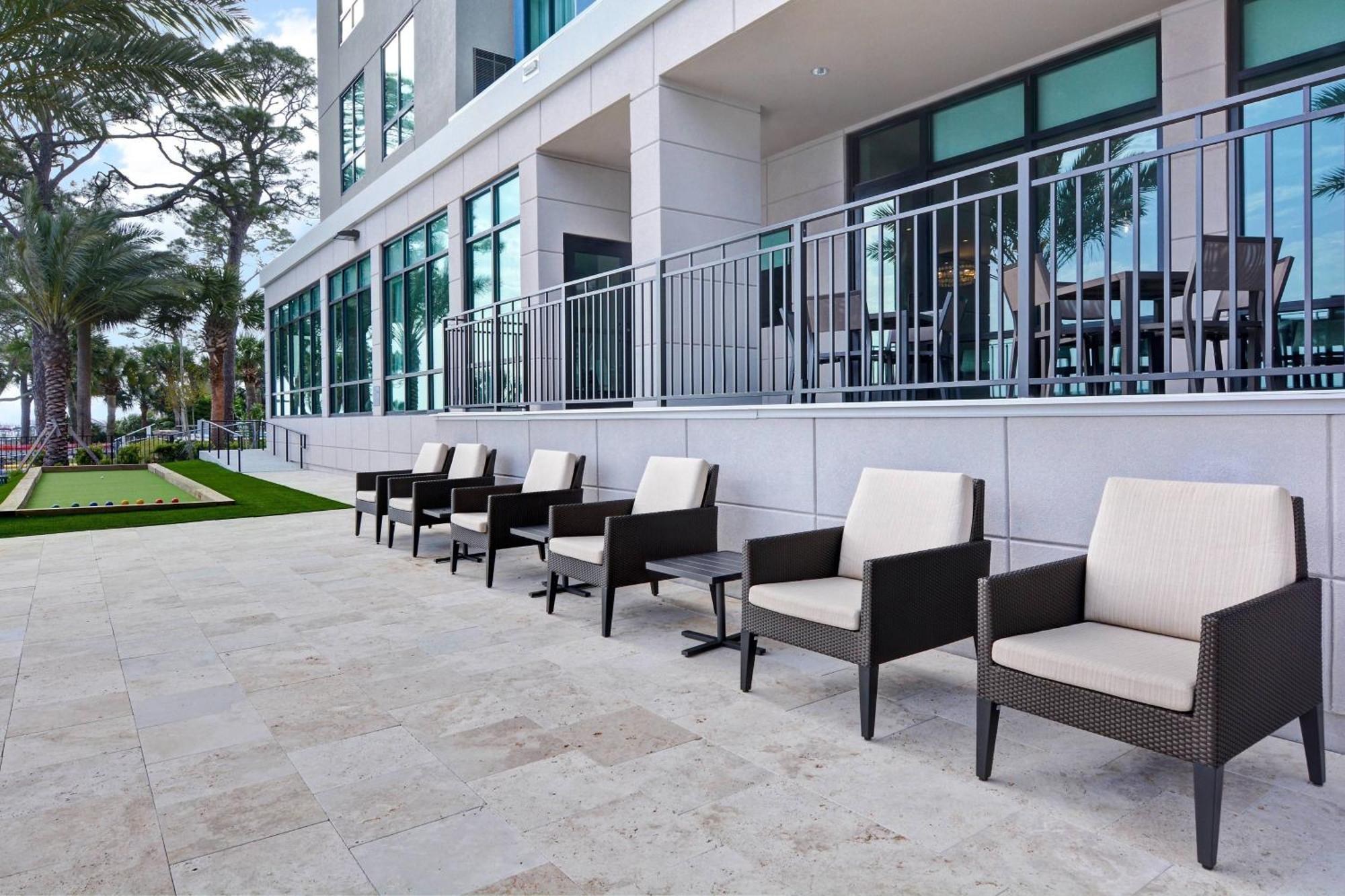 Hotel By Marriott Walton 3*