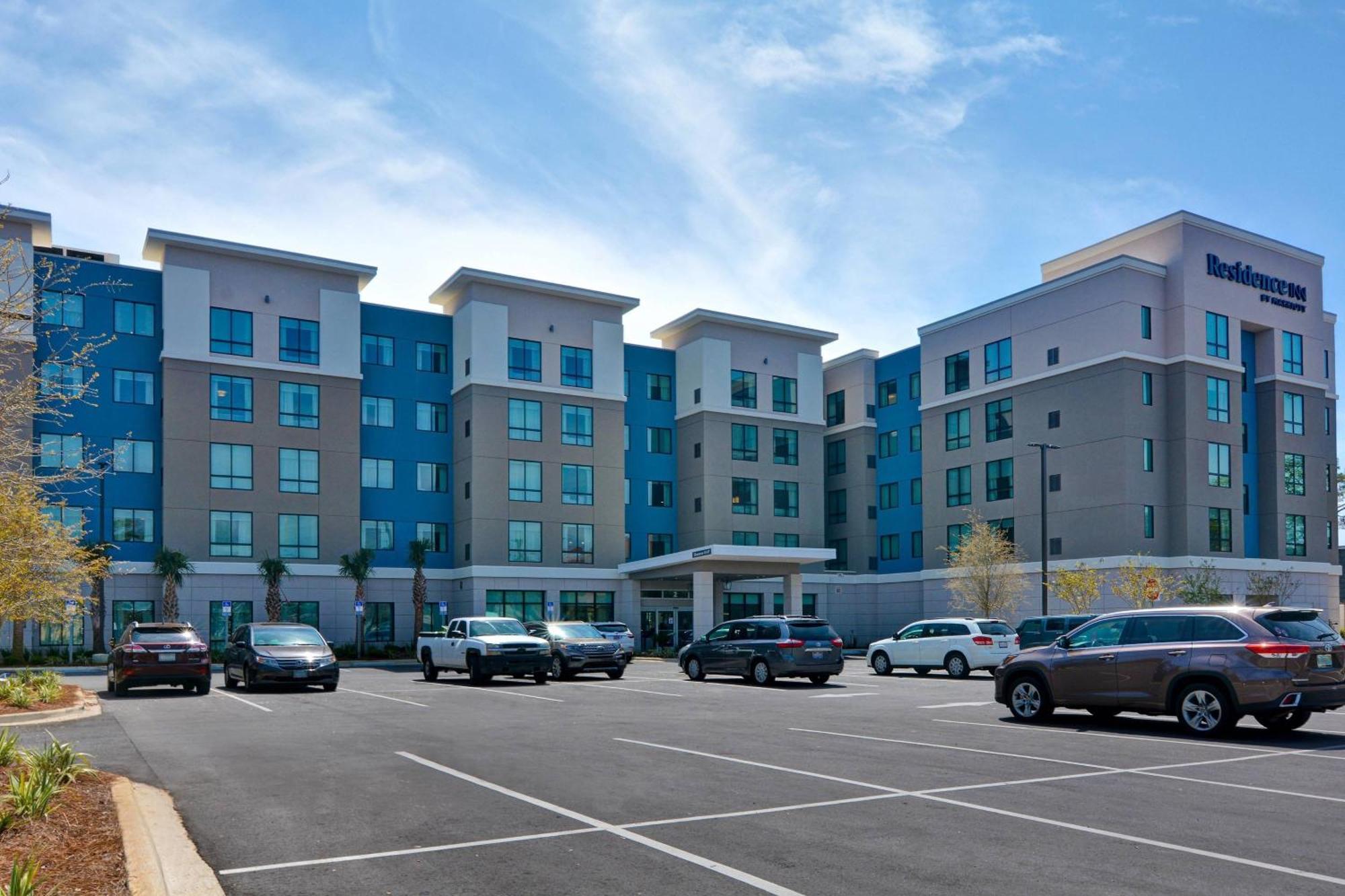 By Marriott Walton Hotel 3*